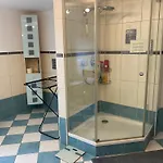 ホームステイ Ferienzimmer Oelhaf In Blau Self Check-in Mit Key-tresore Wilhelmsdorf